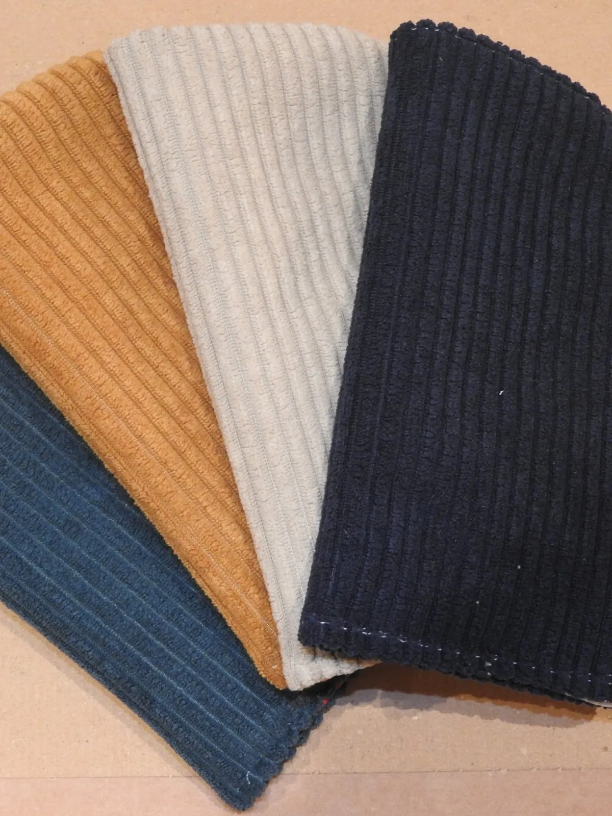 Étui à Lunettes en Velours Côtelé – Fait Main, Plusieurs Couleurs