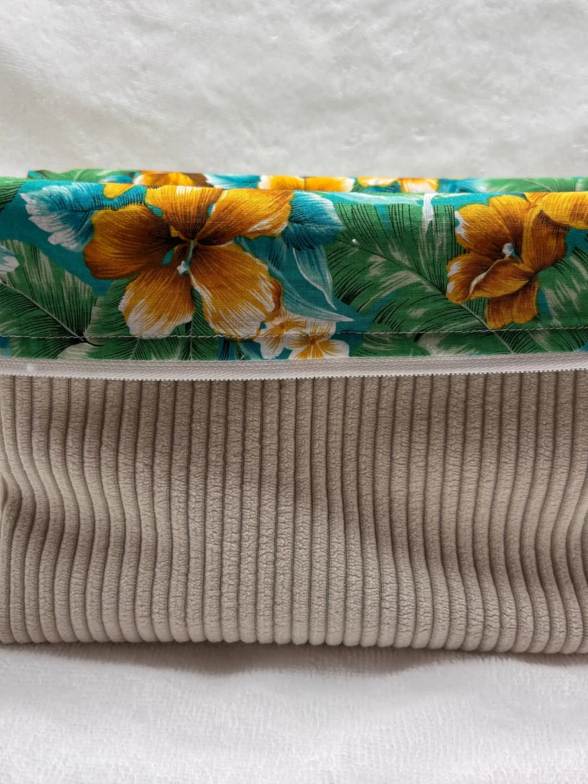 Trousse de Toilette en Velours Côtelé Fait Main – Doublure Fleurie, 3 Tailles
