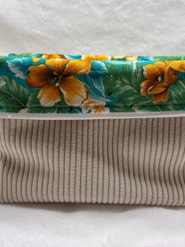Produit Trousse de Toilette en Velours Côtelé Fait Main – Doublure Fleurie, 3 Tailles Image
